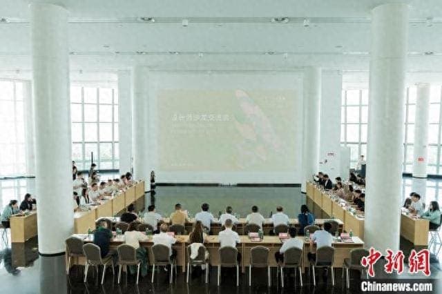 擦亮设计之都“金名片” 设计师在渝共话工业设计产业“跨界创新”新趋势