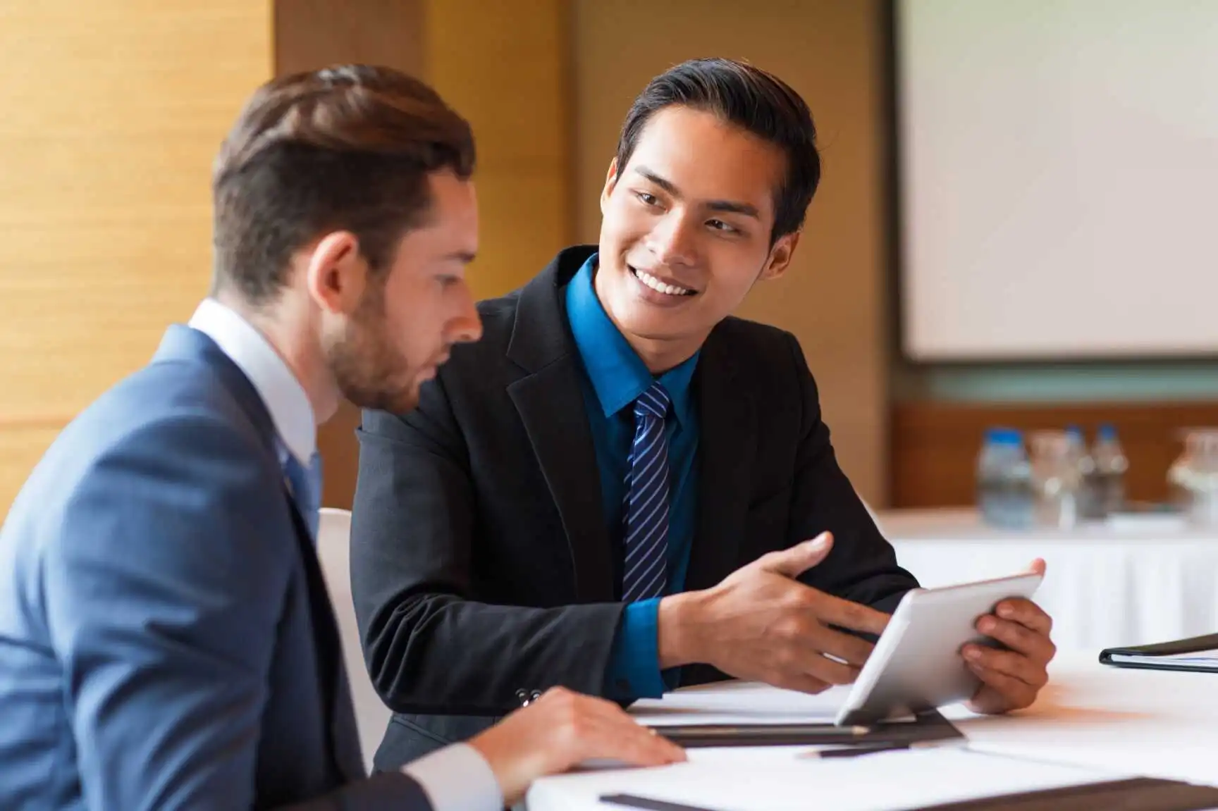 Design That Wins Clients: A Singapore SME Guide to Professional Brand Presentation