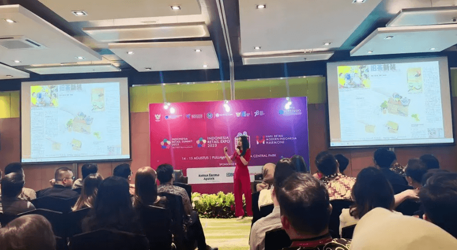 Yulia Saksen Beberkan Rahasia Branding di Indonesia Retail Summit 2023