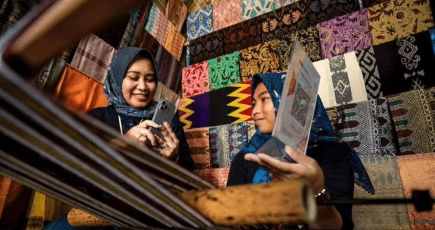 Asa UMKM Tenun Tradisional RI Tembus Pasar Internasional